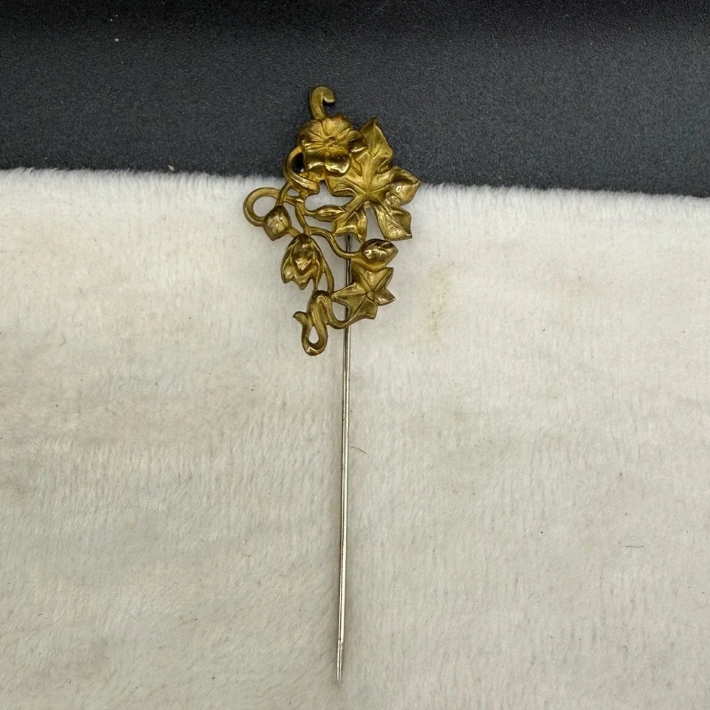 Vintage Leaf Stick Pin Vines Gold Tone
